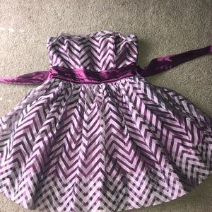 Women’s strapless dress